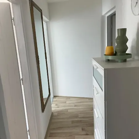 Ivona 2 Apartment *